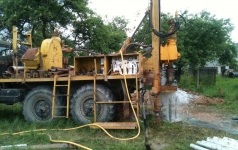 Tīrs dzeramais ūdens no dziļurbuma akas Jaunmārupē